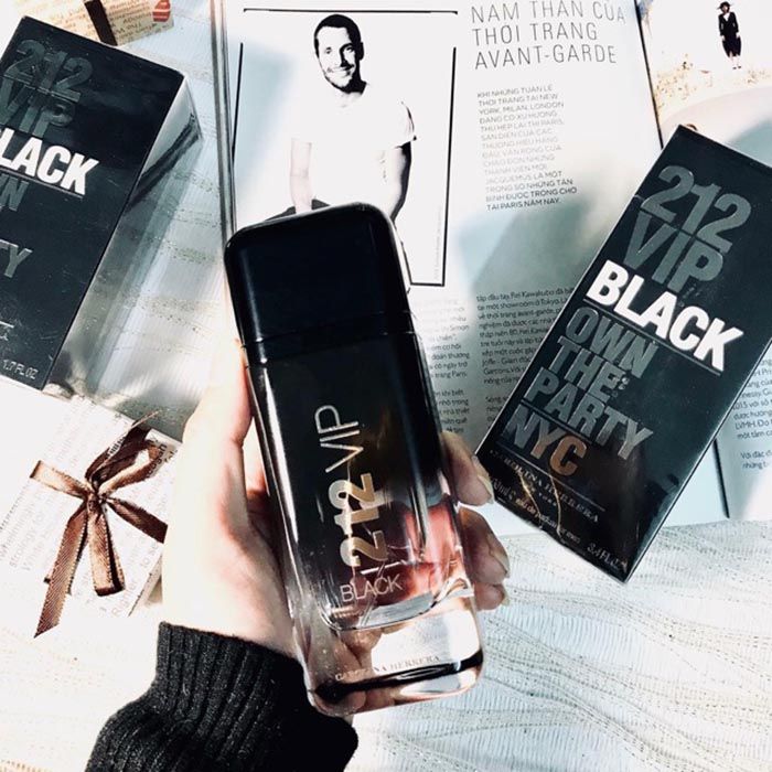 M&ugrave;i hương nước hoa Herrera 212 VIP Black h&ograve;a quyện, ấm &aacute;p